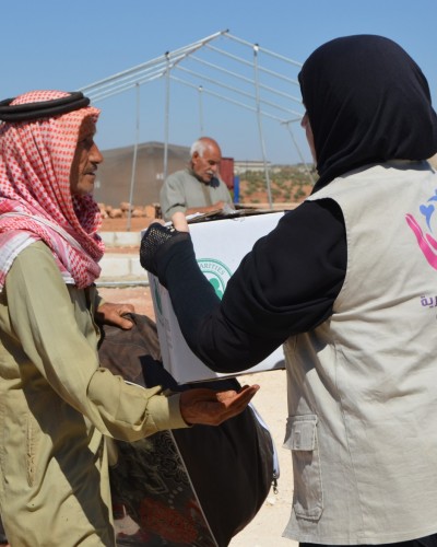 توزيع سلل في قرية حربنوش ل 23 عائلة