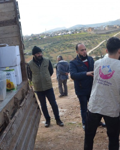 توزيع احتياجات خيم  في معرتمصرين ل 80 عائلة