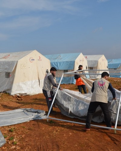 مشروع إنشاء مخيمات