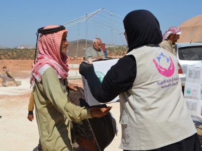 توزيع سلل في قرية حربنوش ل 23 عائلة